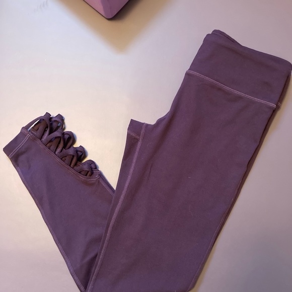 Mono B Criss Cross Yoga Pant - Picture 2 of 3